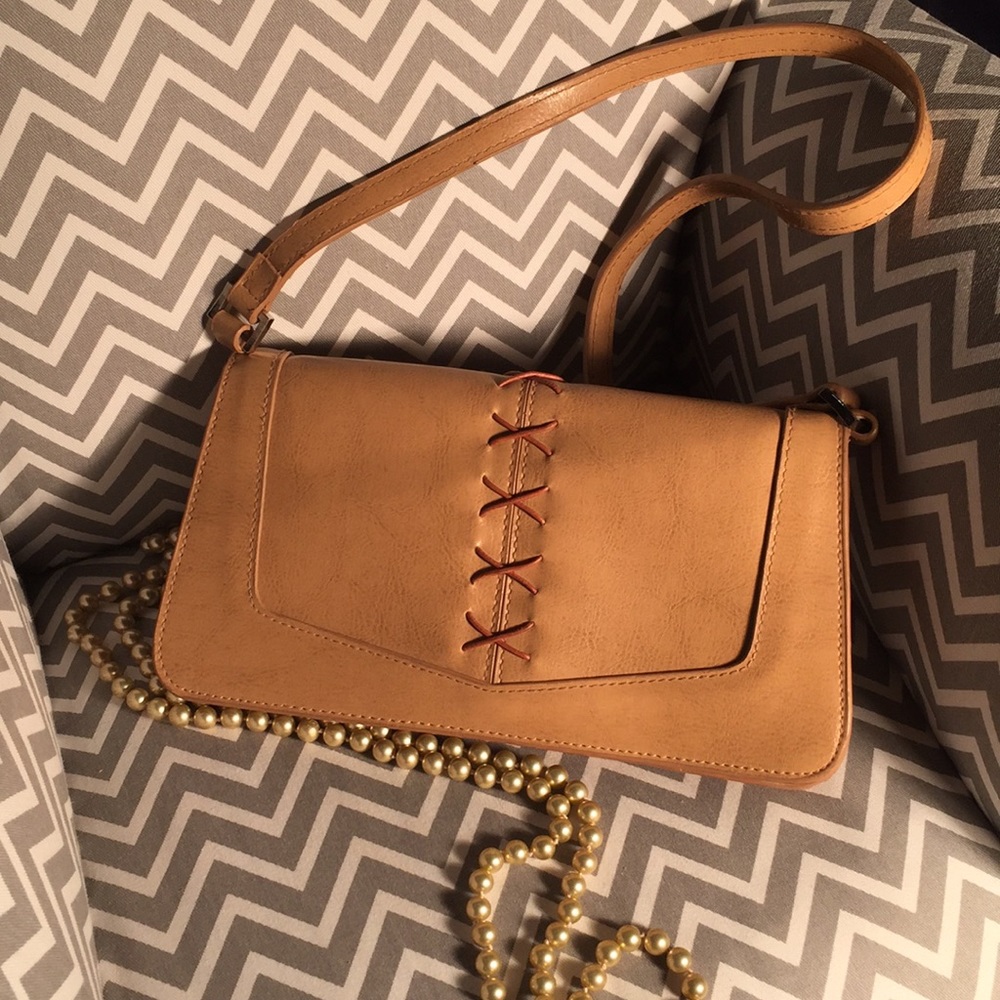 Fun mini hand bag! Perfect for spring and summer!